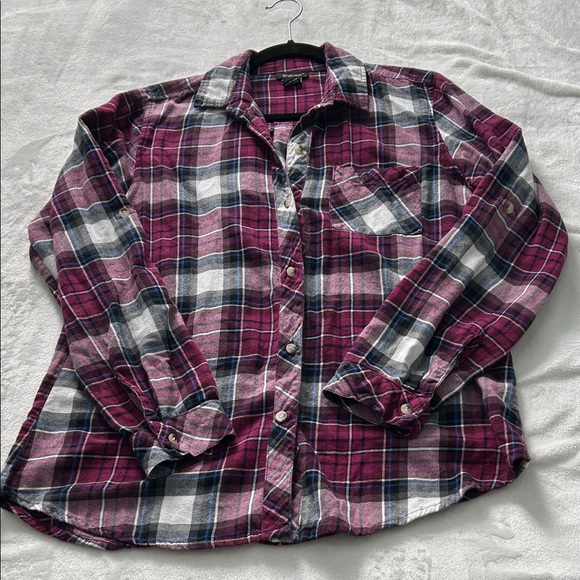 Style House Tops - Women's Plaid Button Down Shirt in Pink and White